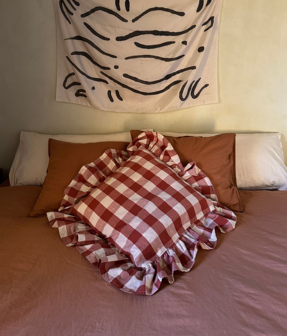Frill cushion cover Bertel