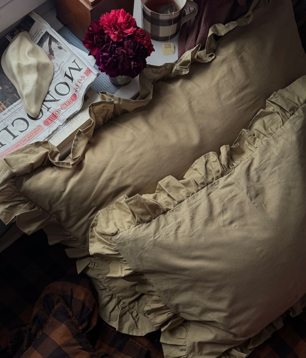 Frill pillow case Bosco