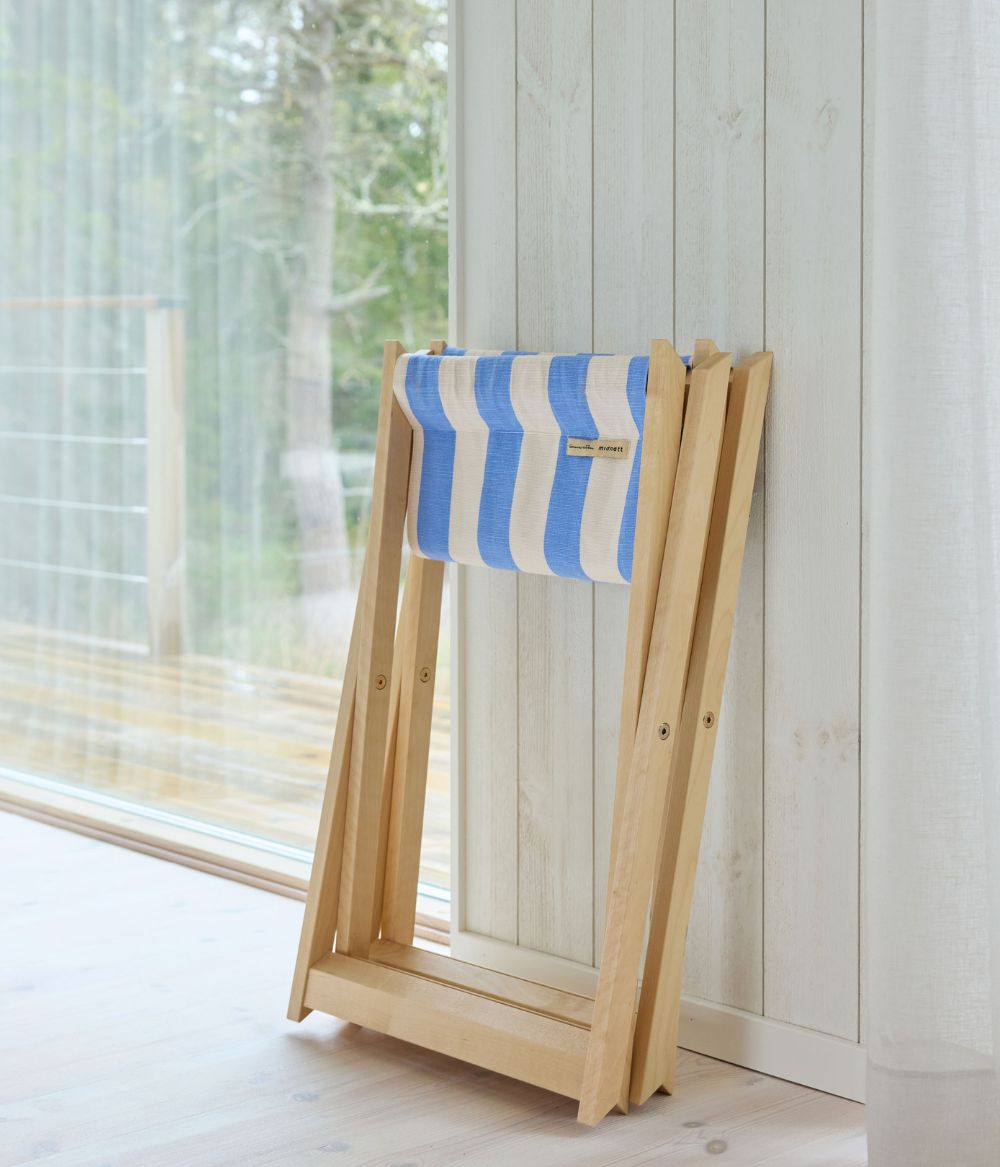 Folding stool +1