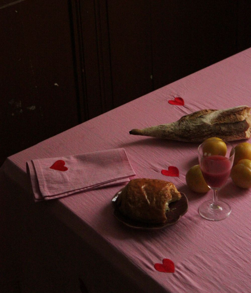 Tablecloth Pink Hearts