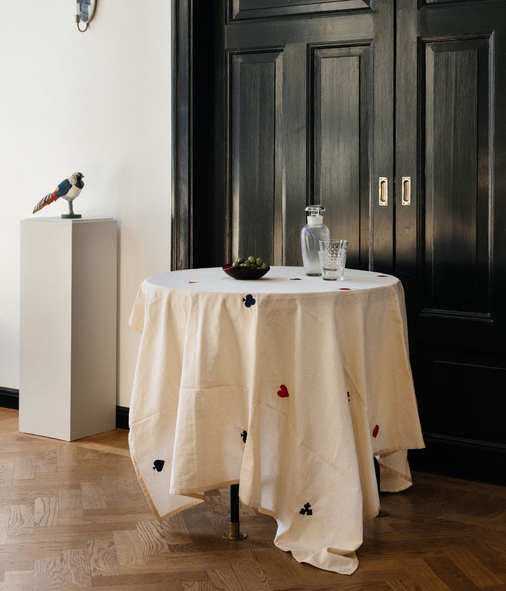 Tablecloth Triumph