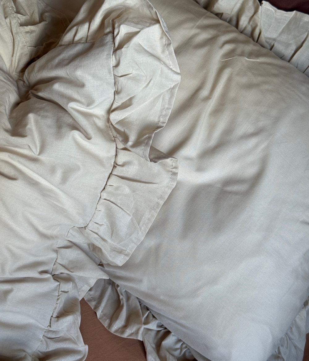 Frill pillow case Pebble