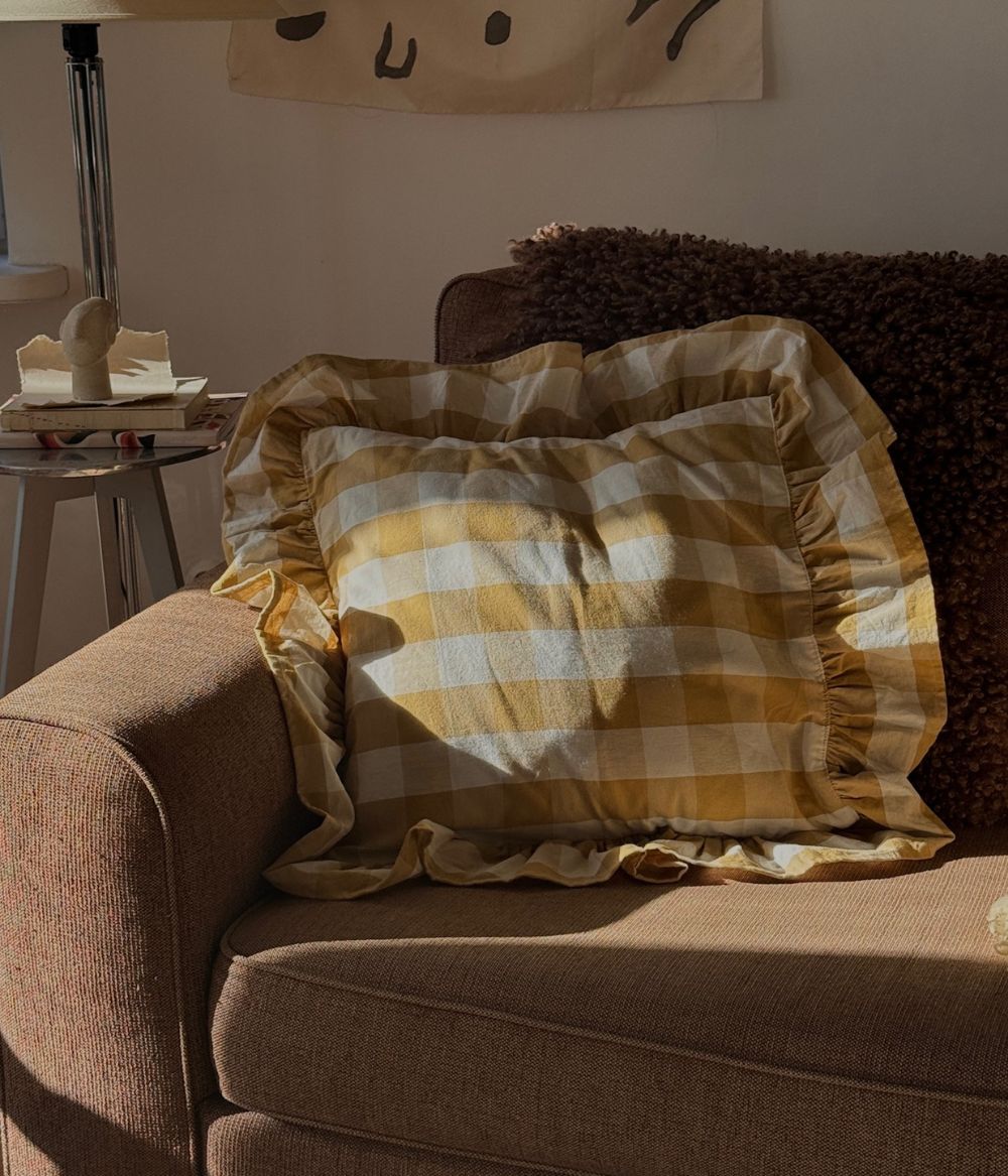 Frill cushion cover Ruth