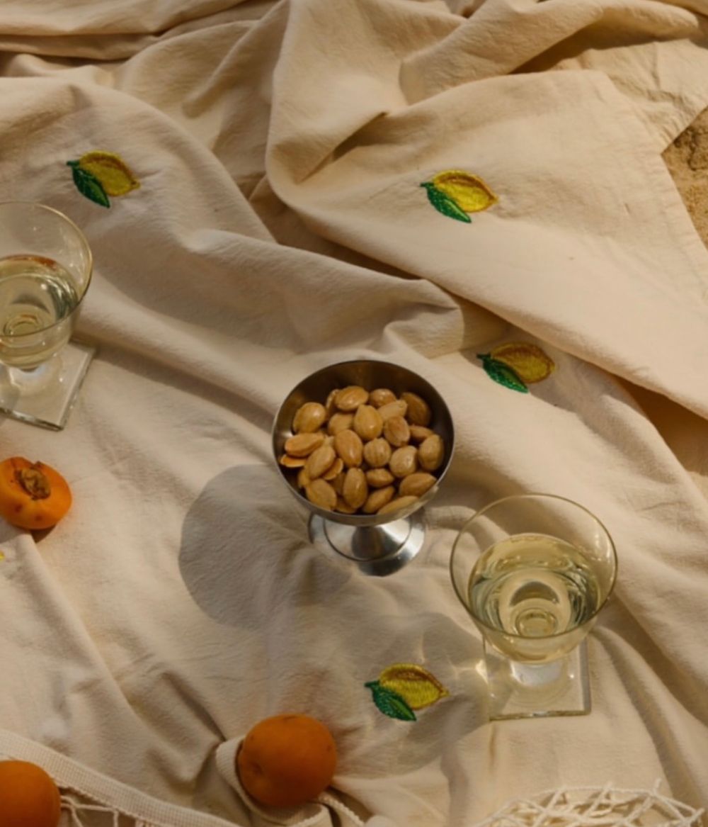 Midnatt Lemon tablecloth